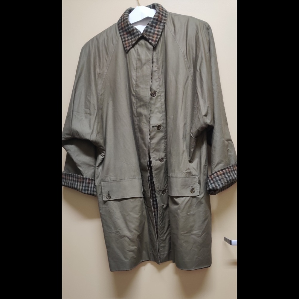 Reversible Vintage Beautiful Woman’s Olive Winter Coat M